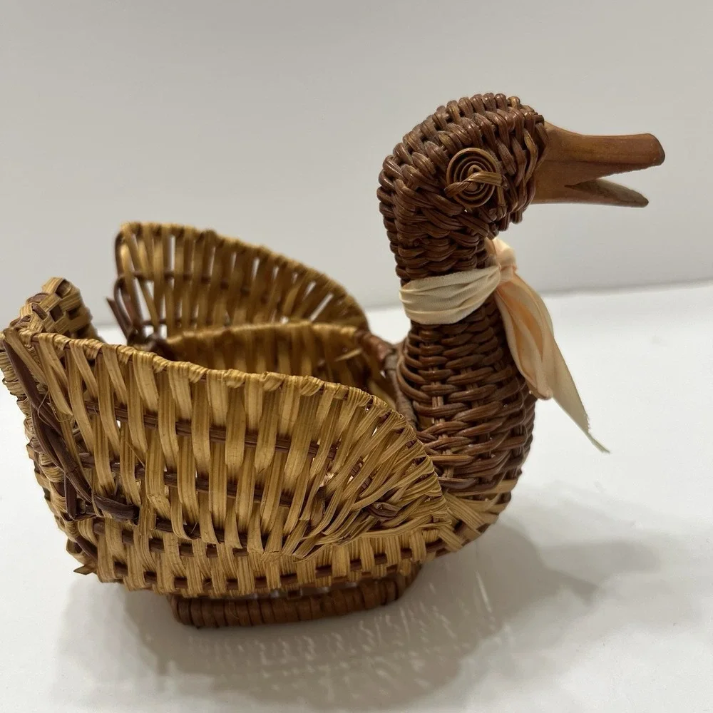 Vintage Hand-Woven Wicker Mini Duck Basket Ribbon Bow 5x5.5